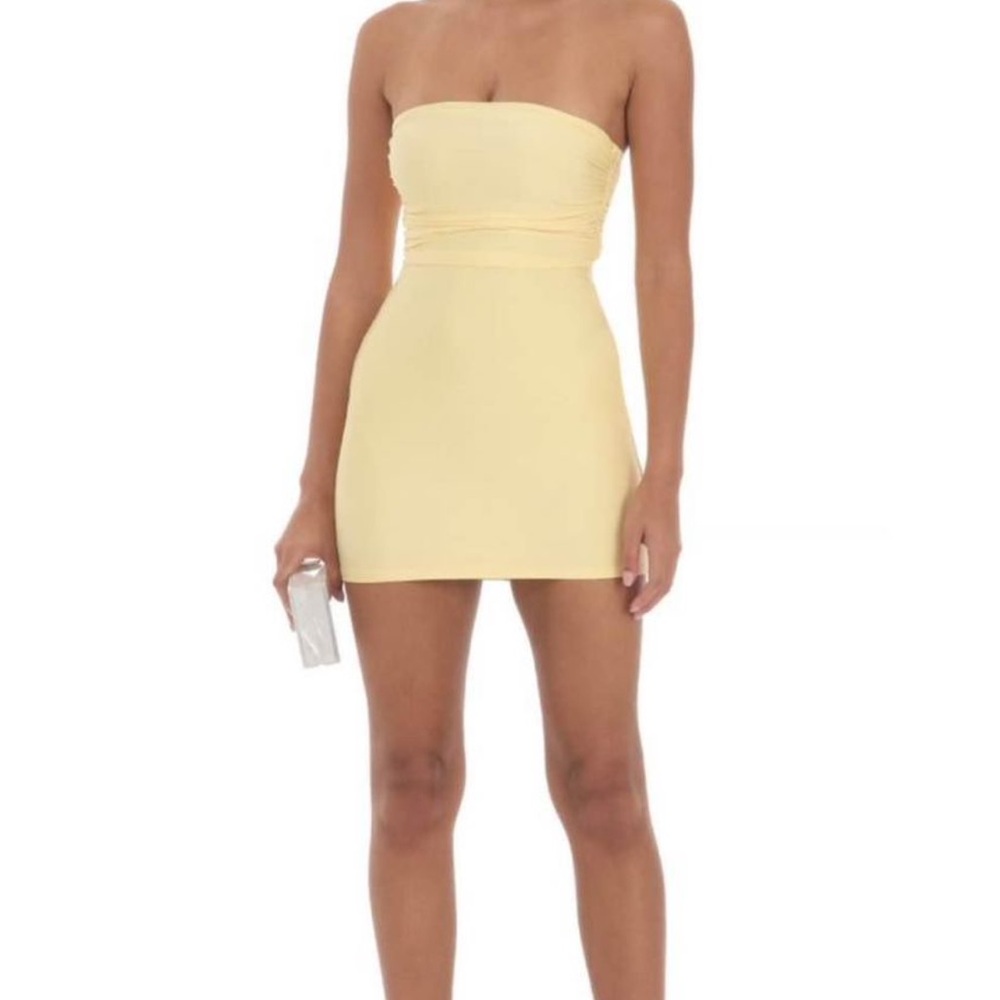 Lucy in the Sky dress.  Size XXS Yrllow with butterfly detail in back.